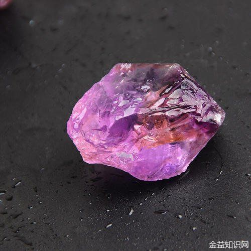 天然紫水晶石图片 紫水晶石：自然之美，灵性的佳品